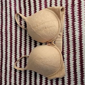 Victoria's Secret Body by Victoria bra
